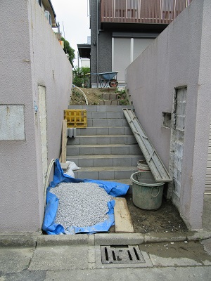池阪さま邸の階段（施工前）
